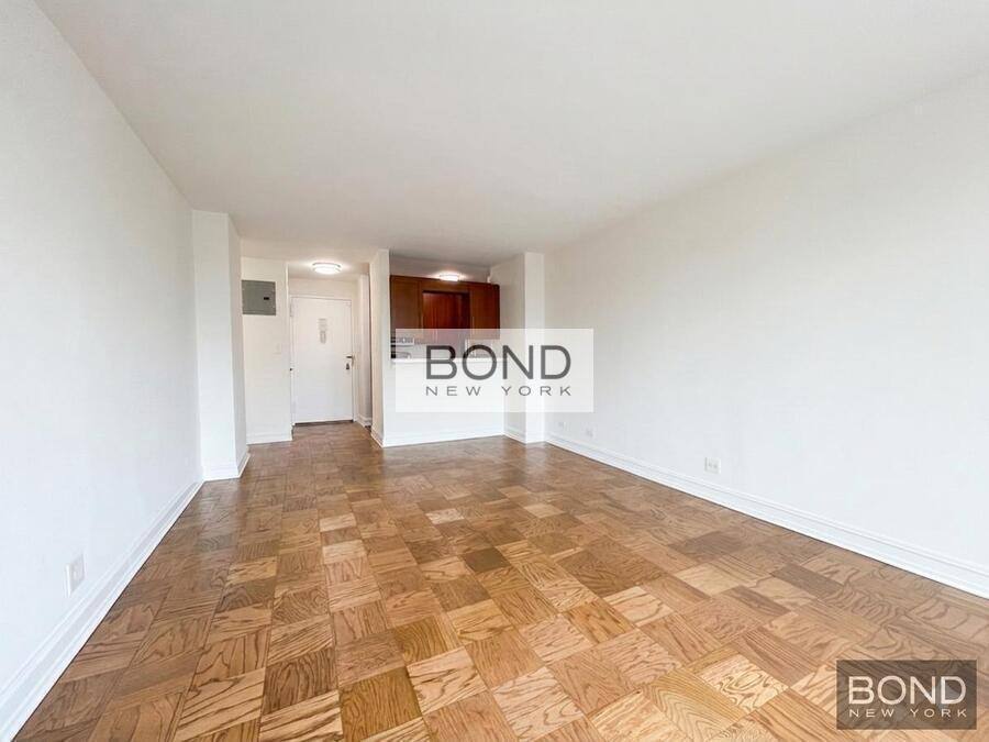 Apartment for rent at 400 E 71st St #23, New York, NY 10021