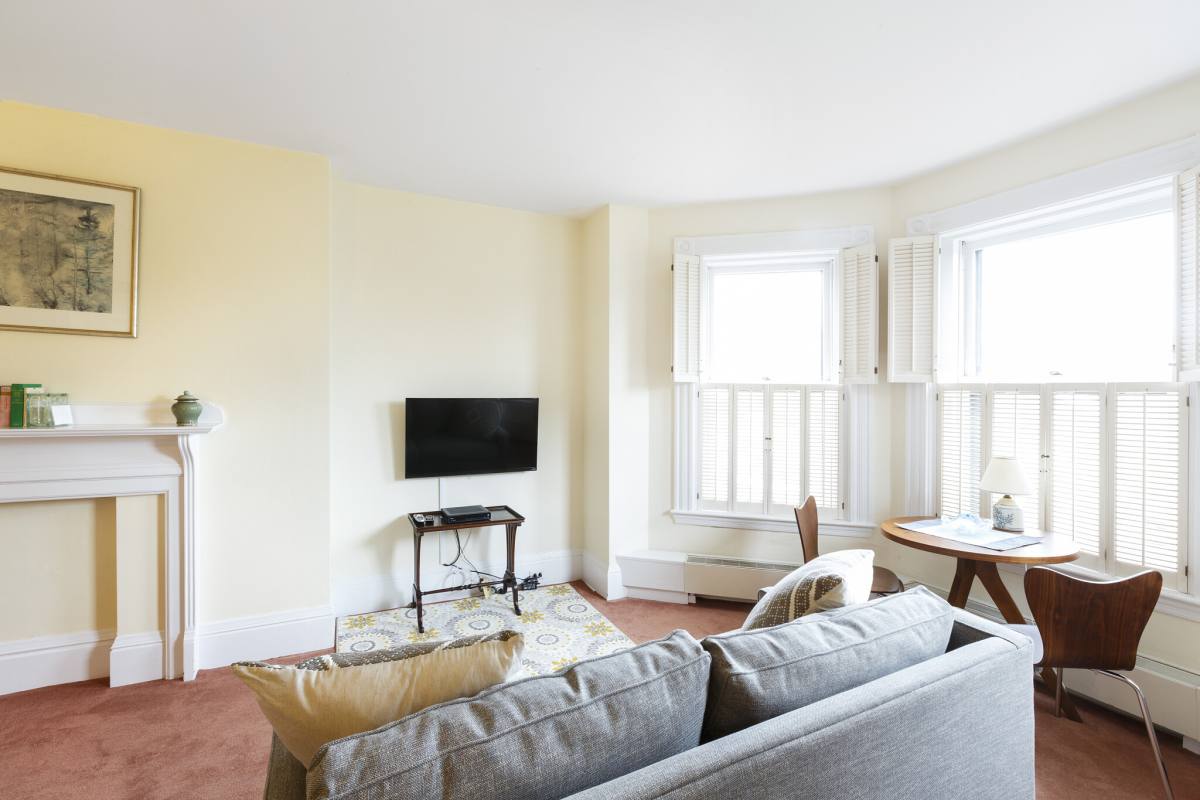 Apartment for rent at 383 Commonwealth Ave #4B, Boston, MA 02115