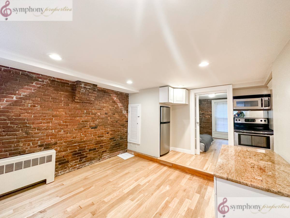 Apartment for rent at 61 Phillips St #1, Boston, MA 02114