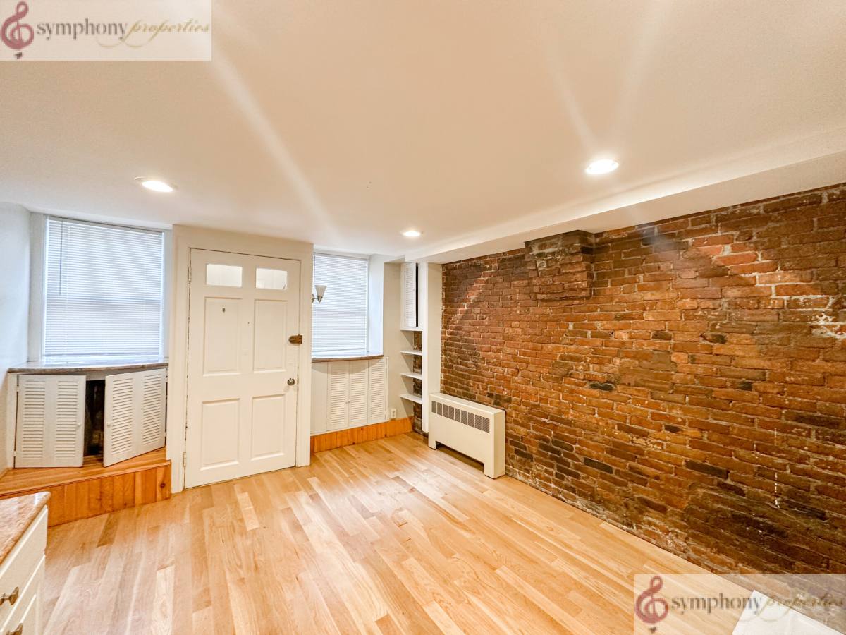 Apartment for rent at 61 Phillips St #1, Boston, MA 02114