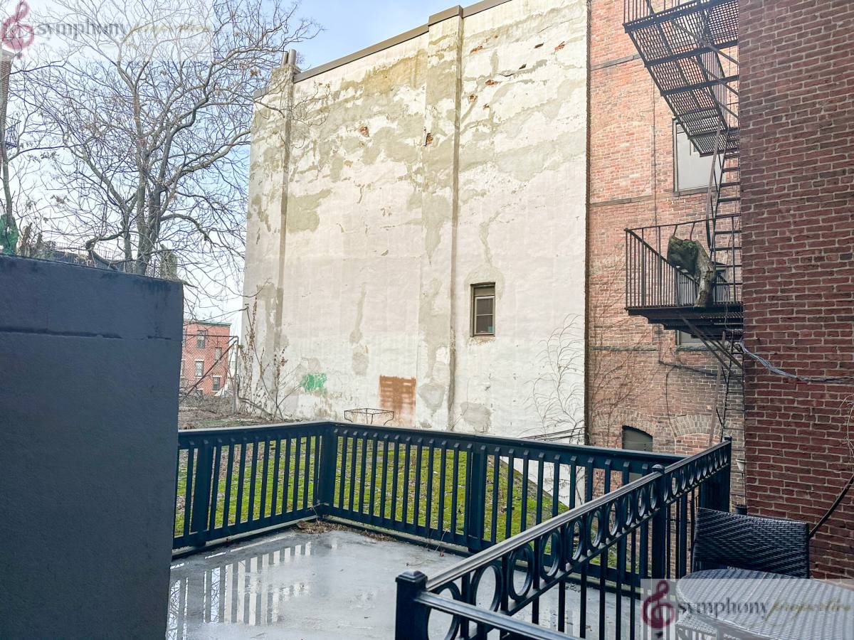 Apartment for rent at 61 Phillips St #1, Boston, MA 02114