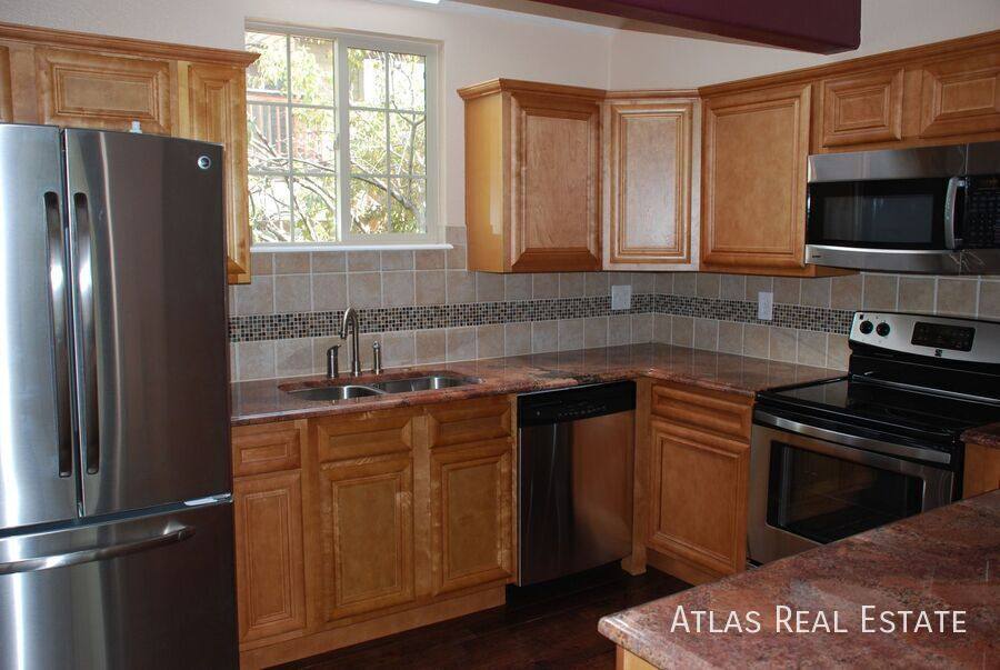 Townhouse for rent at 10694 Asbury Ave #107, Aurora, CO 80014