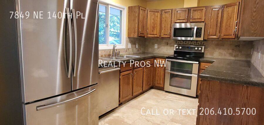 House for rent at 7849 NE 140th Place, Kirkland, WA 98034