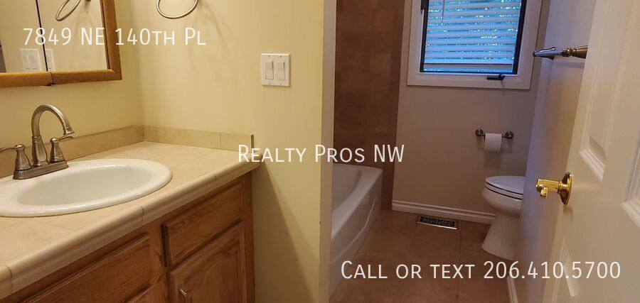 House for rent at 7849 NE 140th Place, Kirkland, WA 98034
