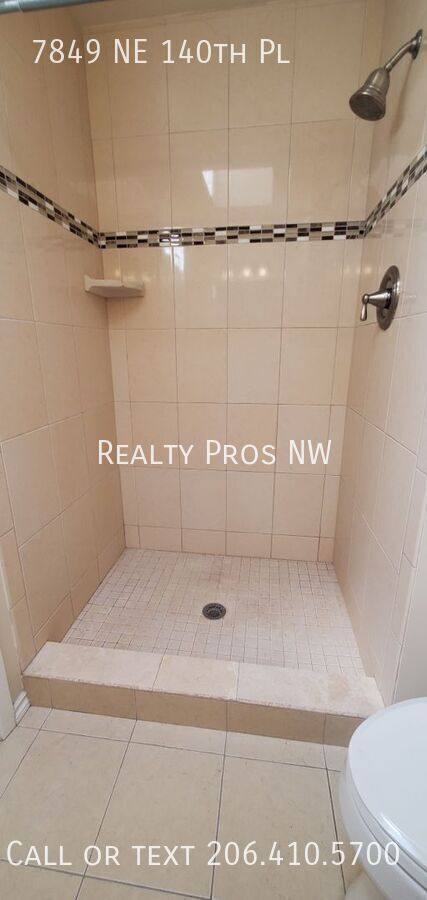 House for rent at 7849 NE 140th Place, Kirkland, WA 98034