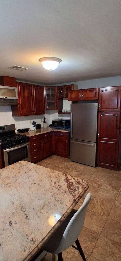 Apartment for rent at 142 Ripley Place #3, Elizabethport, NJ 07206