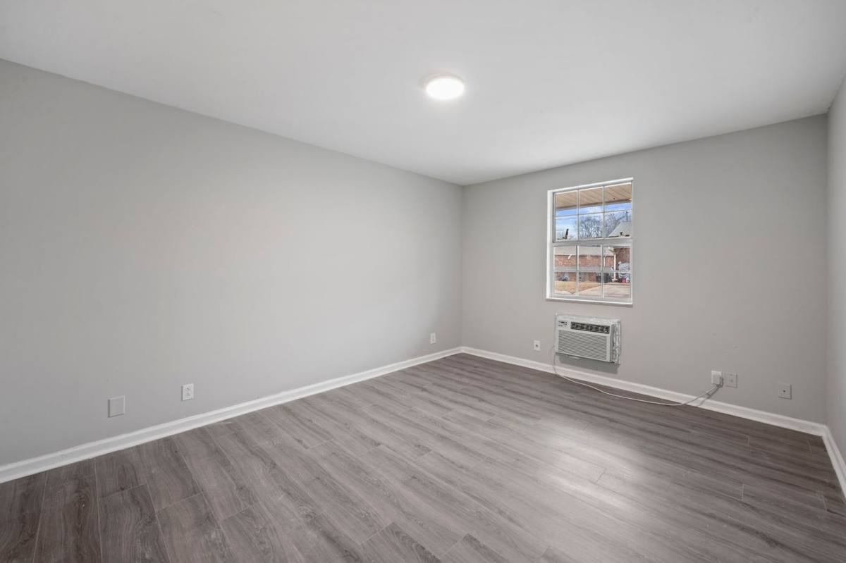 Apartment for rent at 105 Walnut St, Clarksville, TN 37042