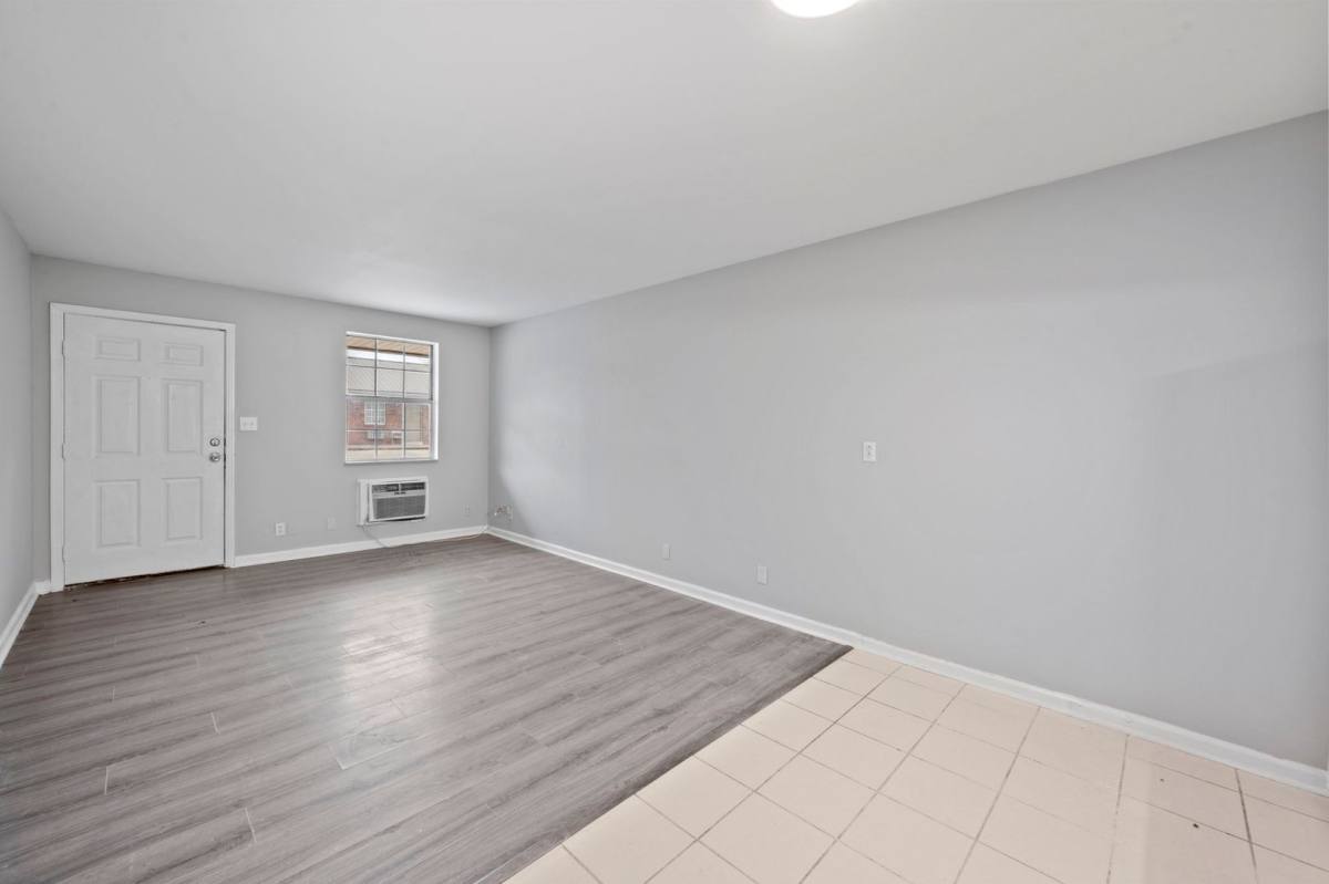 Apartment for rent at 105 Walnut St, Clarksville, TN 37042