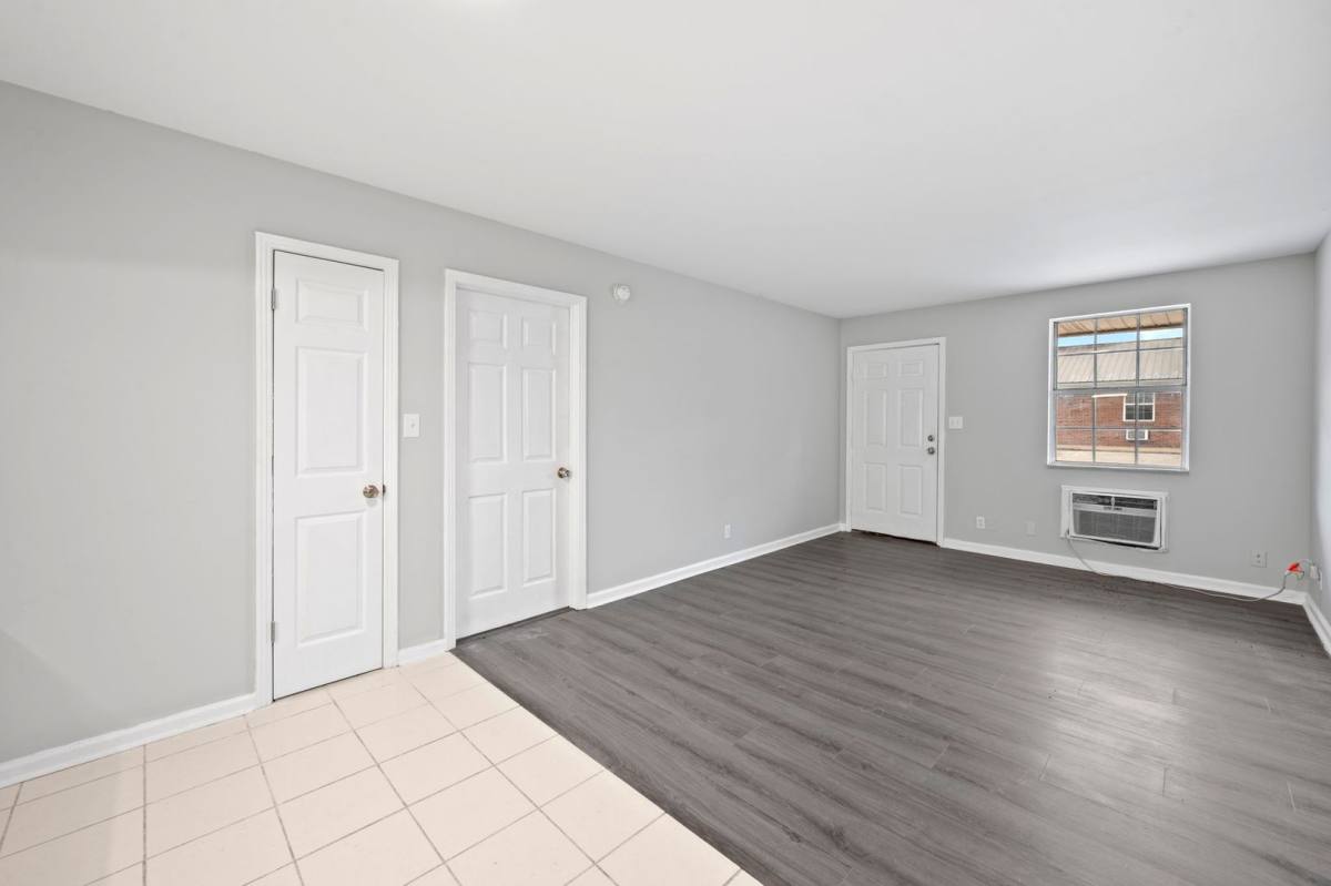 Apartment for rent at 105 Walnut St, Clarksville, TN 37042