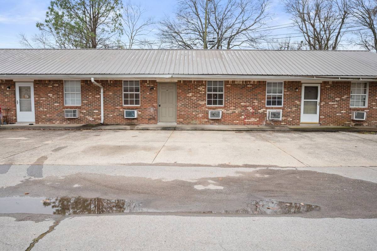 Apartment for rent at 105 Walnut St, Clarksville, TN 37042