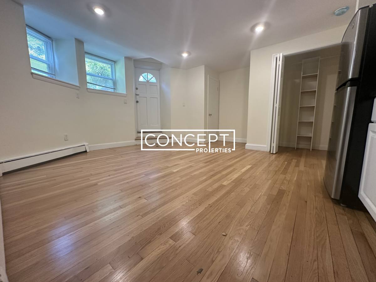 Apartment for rent at 17 Fairbanks St #1, Brookline, MA 02446