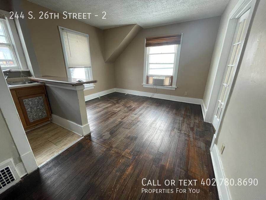 Apartment for rent at 244 S 26th St #2, Lincoln, NE 68510