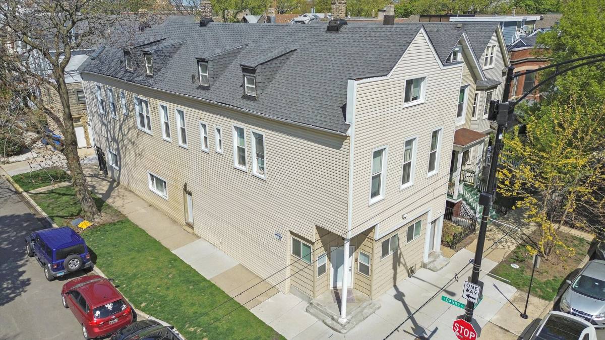 Apartment for rent at 3100 N Southport Ave #3R, Chicago, IL 60657