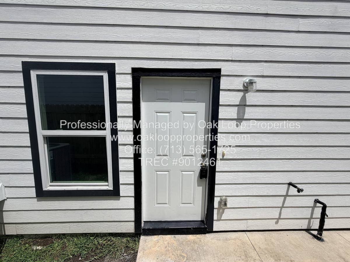 Townhouse for rent at 8115 Denton St #A, Houston, TX 77028