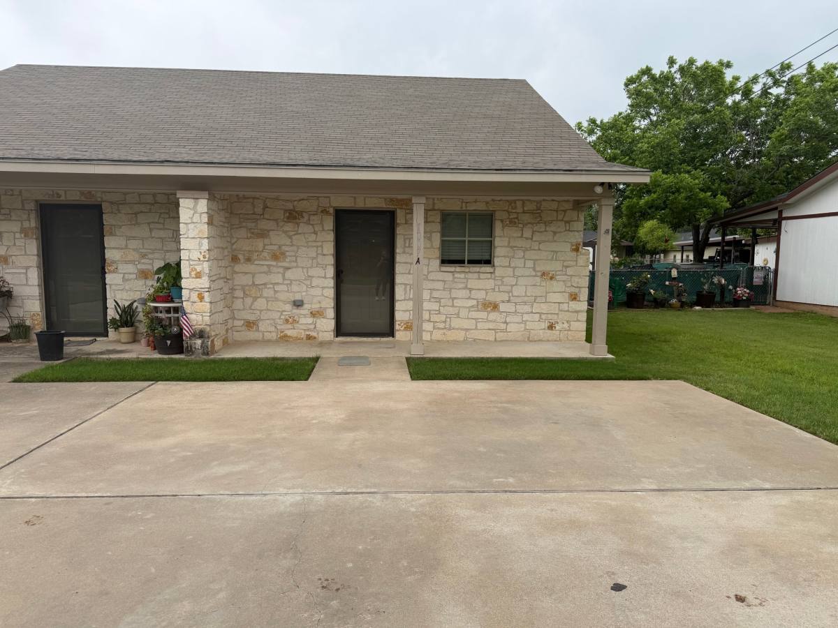 Townhouse for rent at 1007 S Monroe St #A, McGregor, TX 76657
