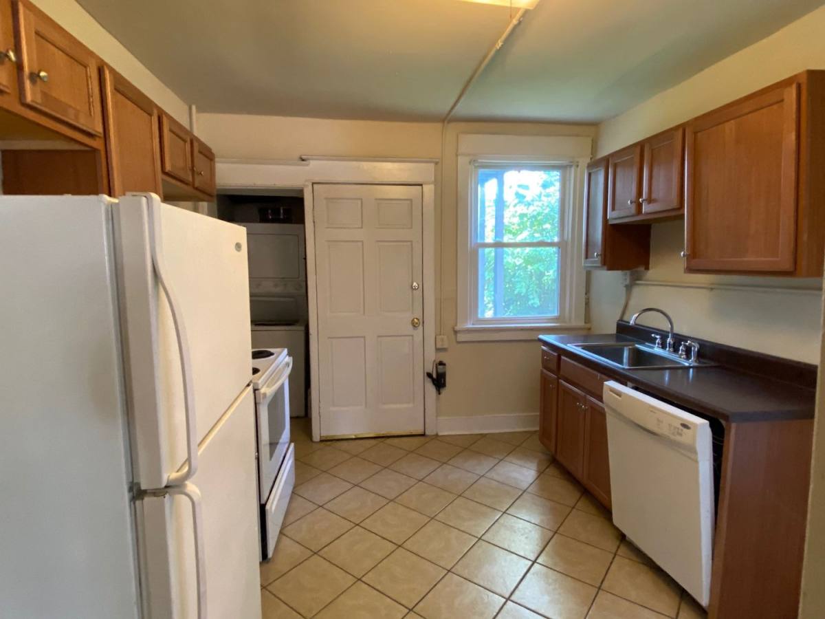 Apartment for rent at 18 S Allen Ave, Richmond, VA 23220