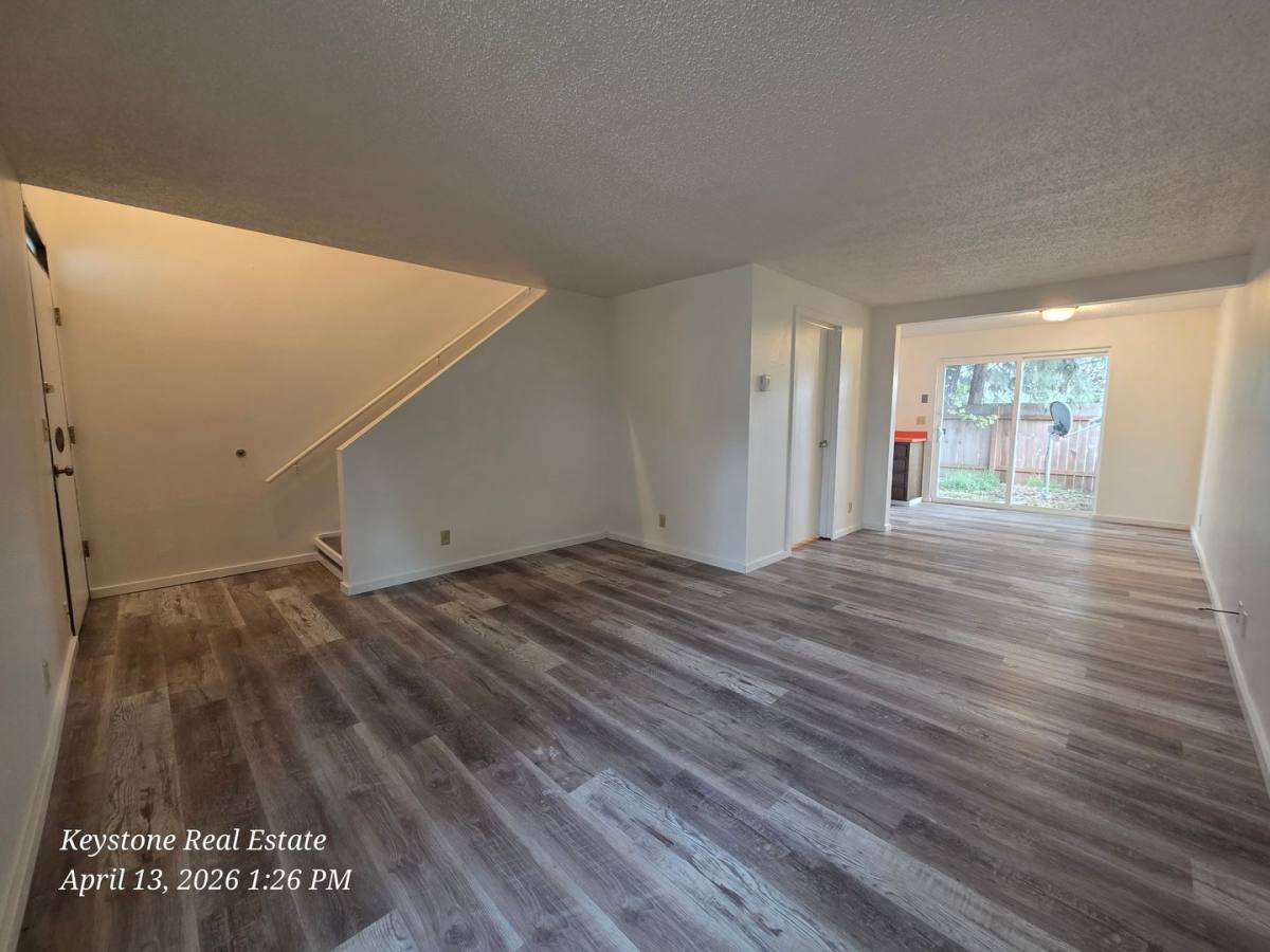 Townhouse for rent at 55 Corliss Lane, Eugene, OR 97404
