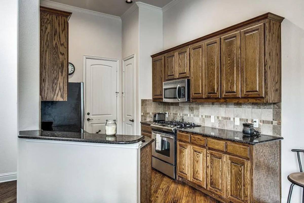 Townhouse for rent at 2203 Kirby St, Dallas, TX 75204
