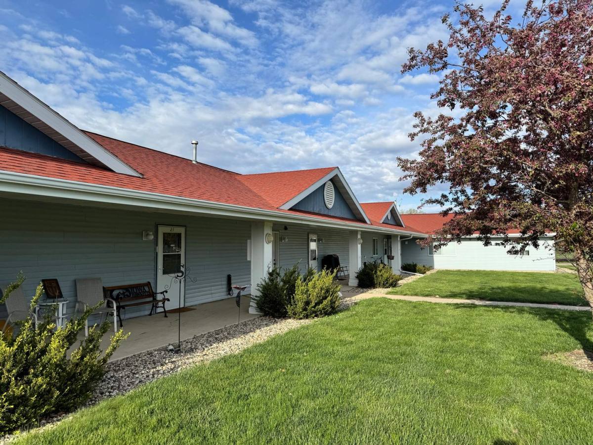 Apartment for rent at 1401 1402 Woodland Dr, Jefferson, IA 50129