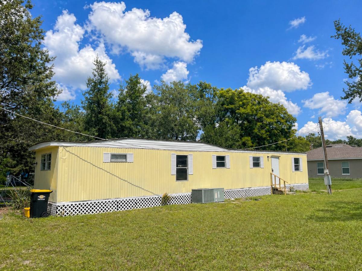 Apartment for rent at 225 Adams St, Auburndale, FL 33823