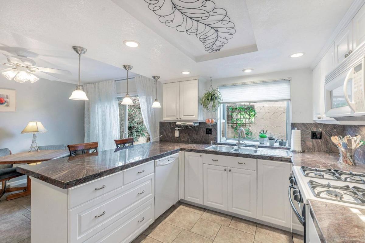 Townhouse for rent at 3248 Casitas Bonito, Sacramento, CA 95825