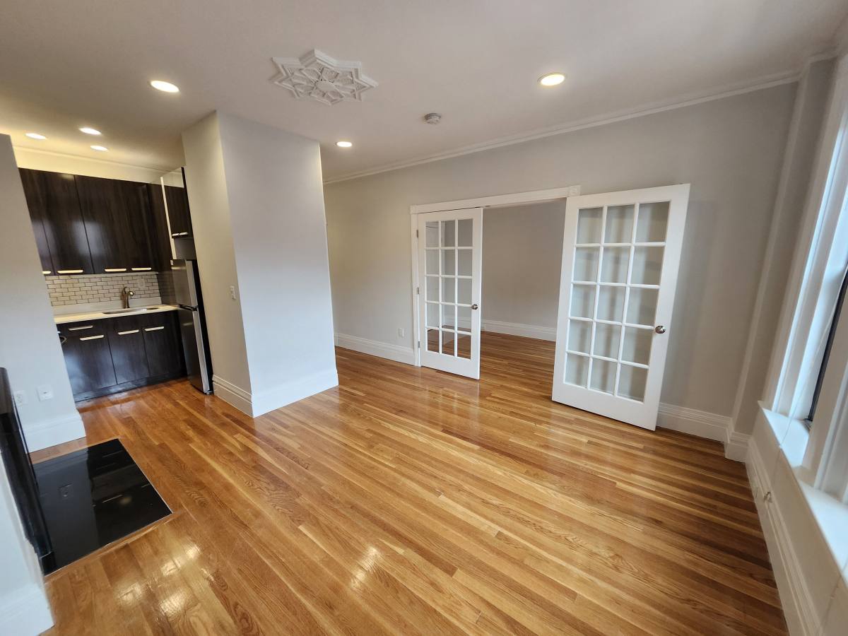 Apartment for rent at 254 Newbury St #4, Boston, MA 02116