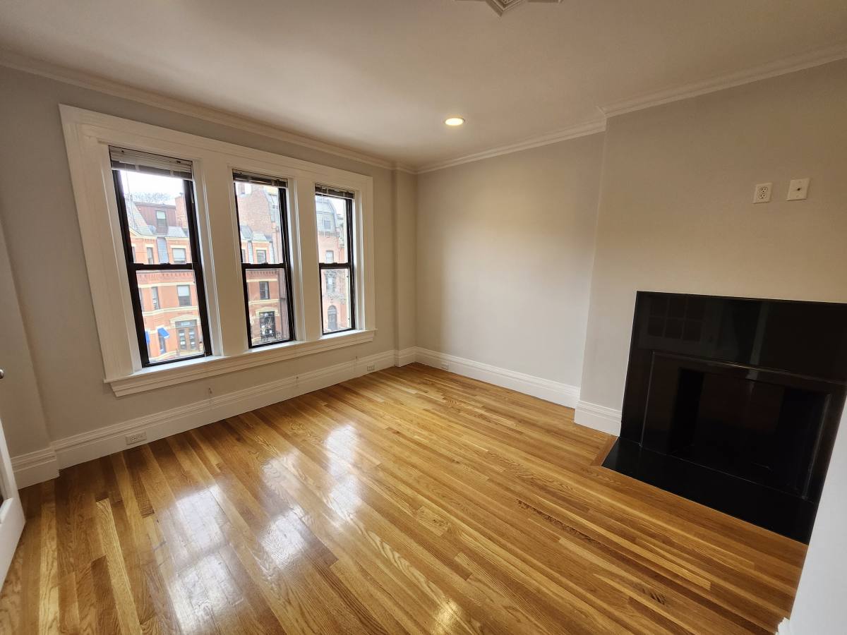 Apartment for rent at 254 Newbury St #4, Boston, MA 02116