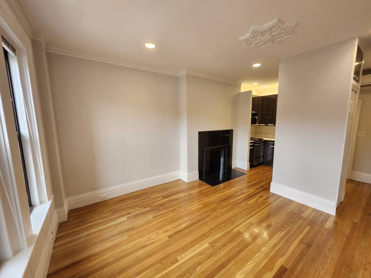 Apartment for rent at 254 Newbury St #4, Boston, MA 02116