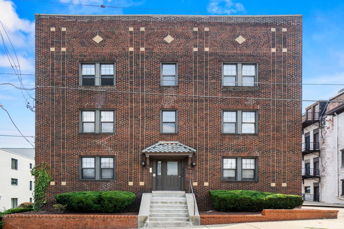 Apartment for rent at 5706 Walnut St, Pittsburgh, PA 15232