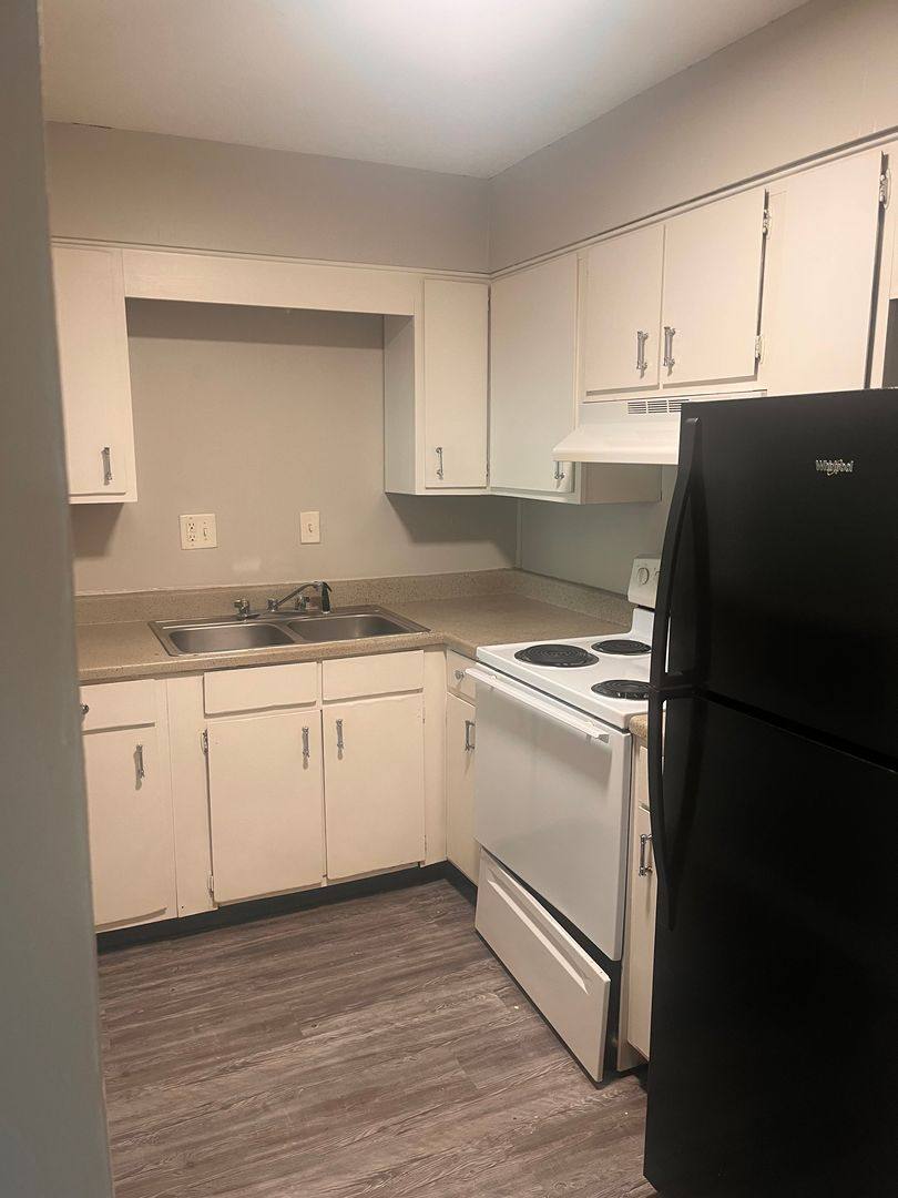 Apartment for rent at 810-811 Howard Ave, Jeffersonville, IN 47130