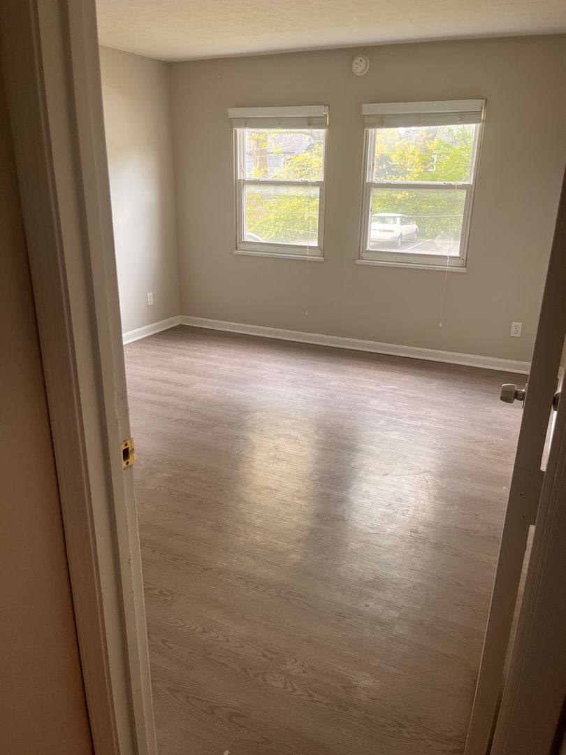 Apartment for rent at 810-811 Howard Ave, Jeffersonville, IN 47130