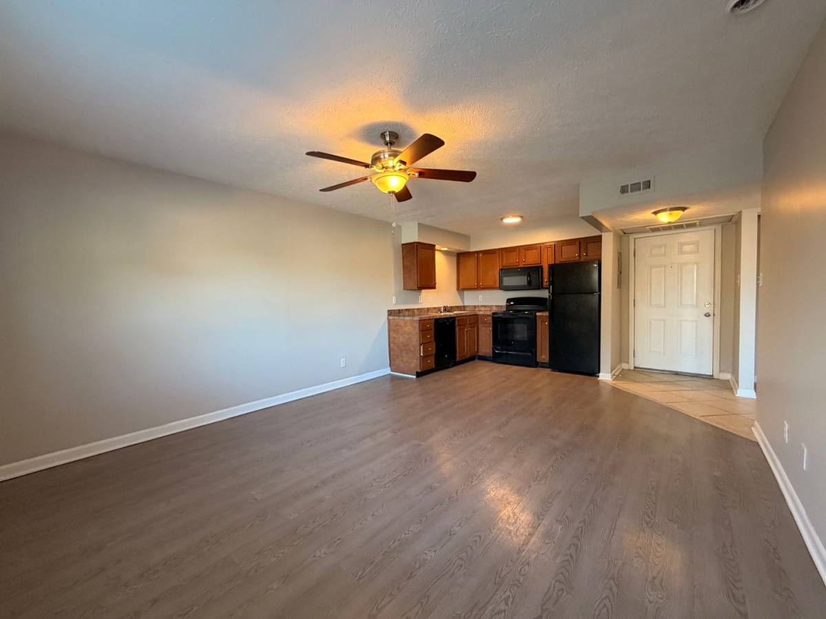 Apartment for rent at 810-811 Howard Ave, Jeffersonville, IN 47130