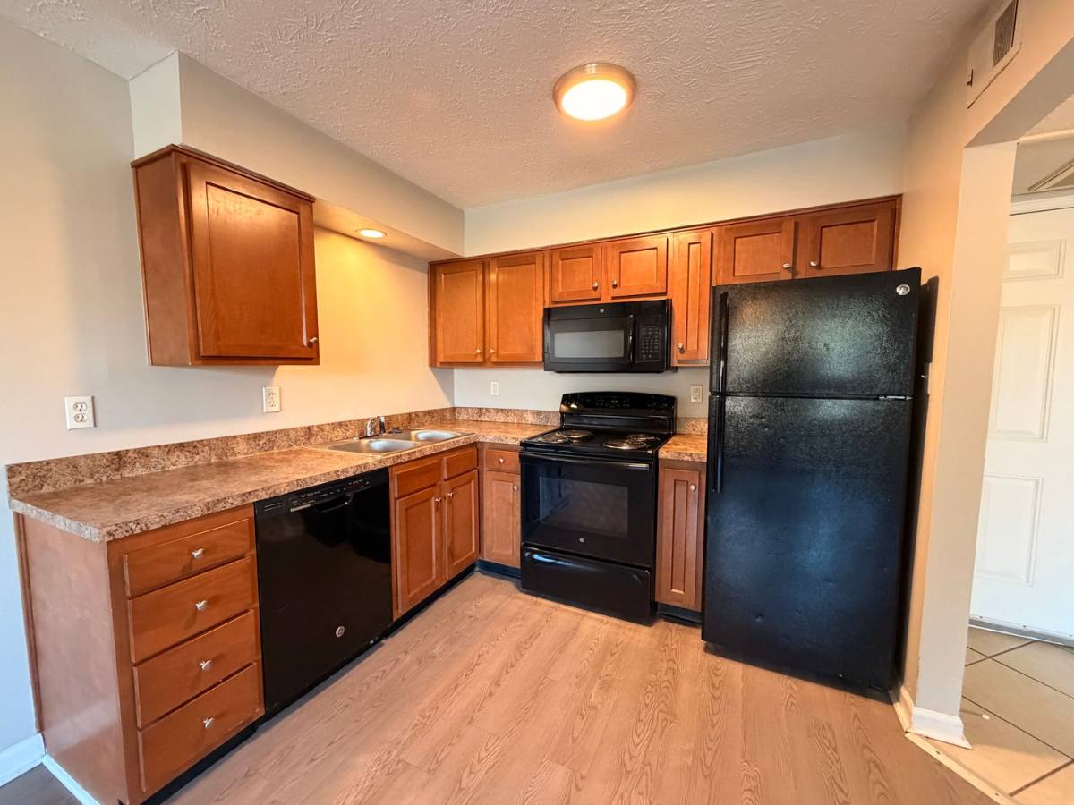 Apartment for rent at 810-811 Howard Ave, Jeffersonville, IN 47130