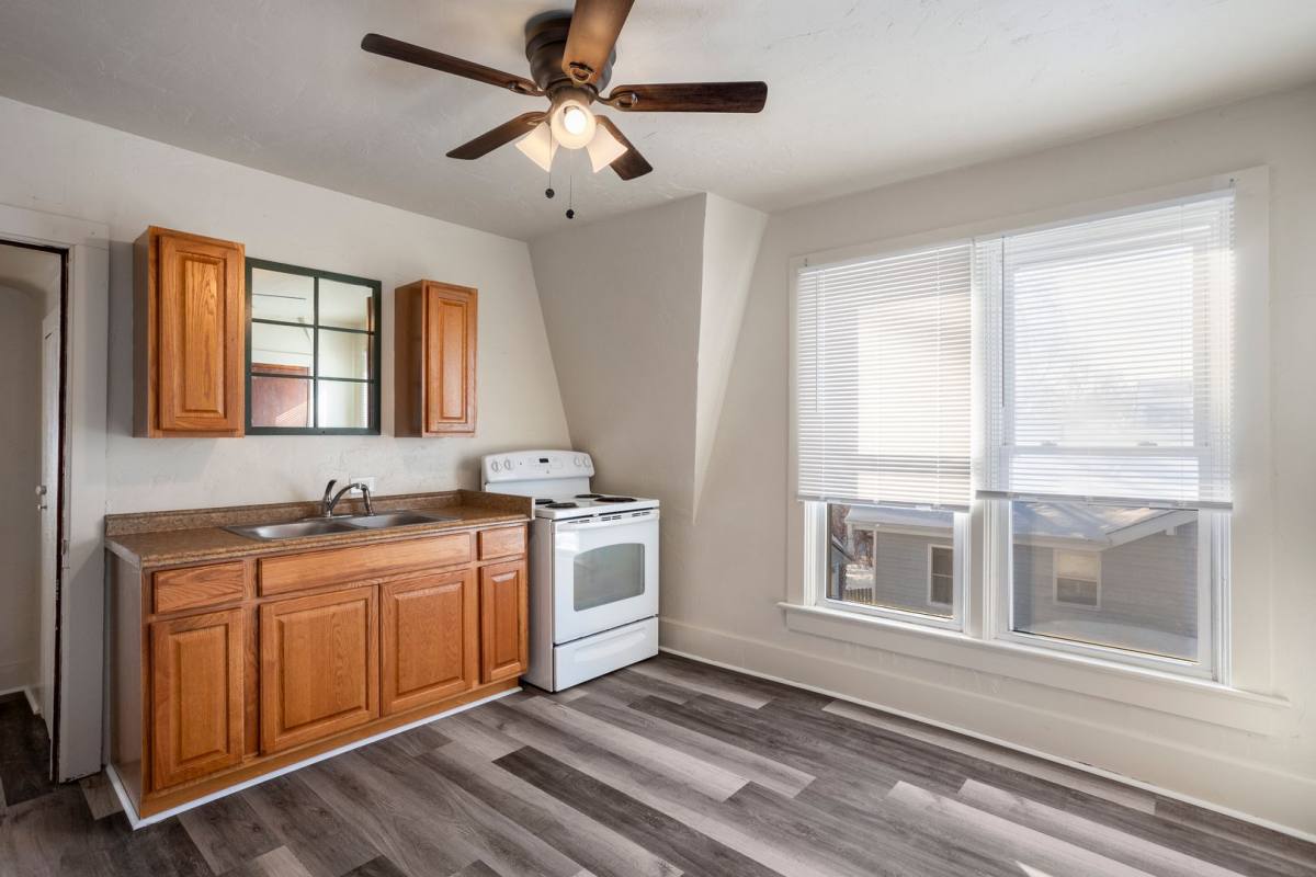 Apartment for rent at 811 12th Ave, Green Bay, WI 54304