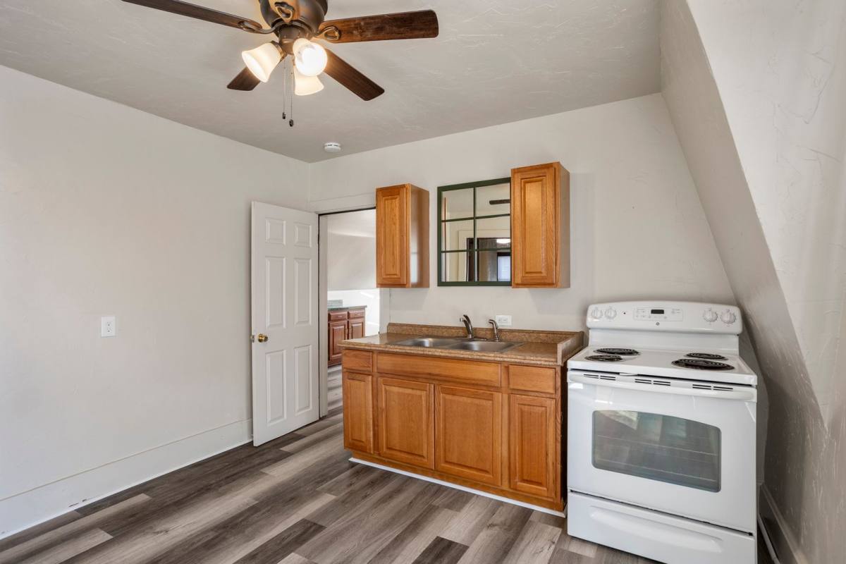 Apartment for rent at 811 12th Ave, Green Bay, WI 54304