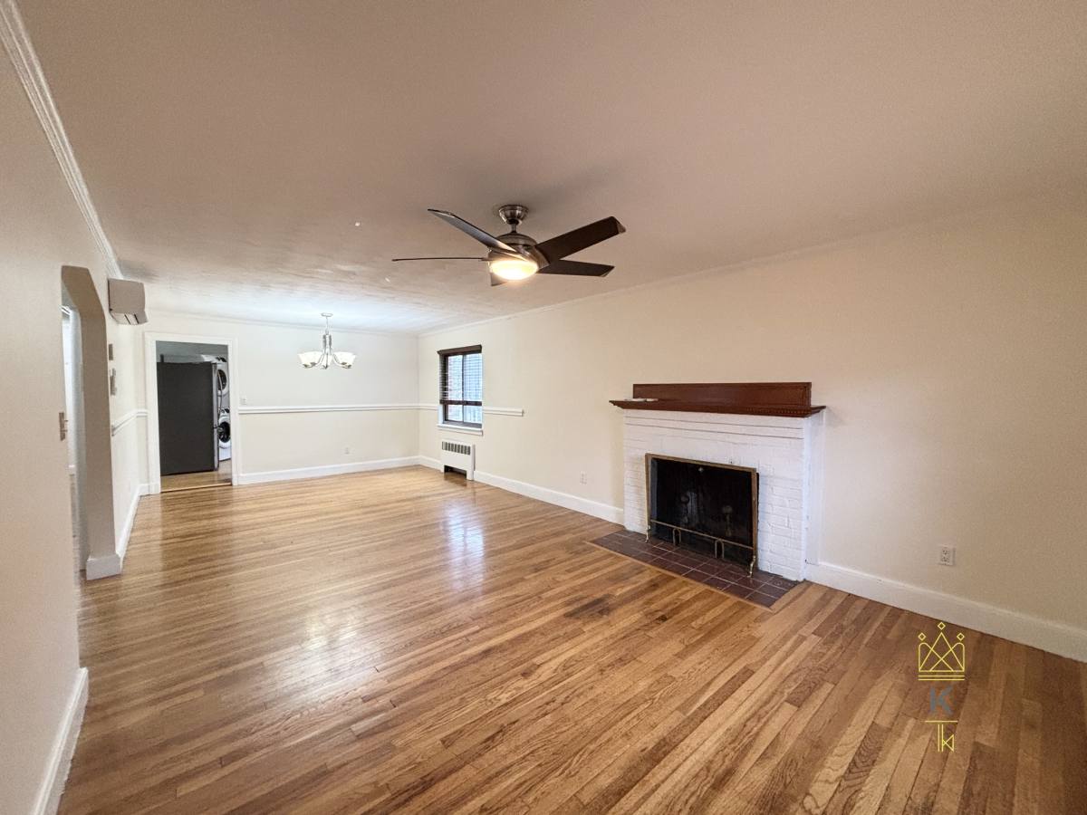 Apartment for rent at 9 Reservoir Rd #1, Chestnut Hill, MA 02467