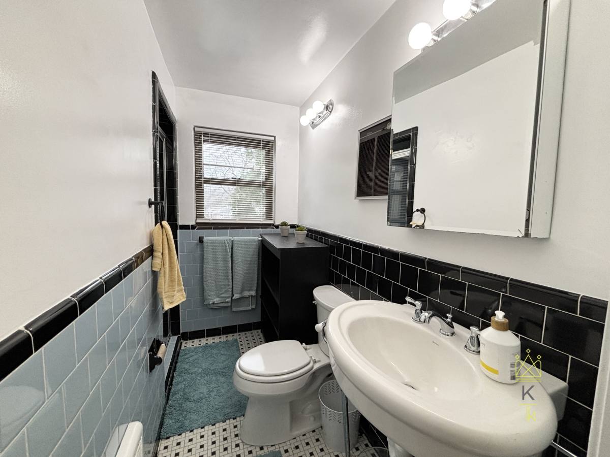 Apartment for rent at 9 Reservoir Rd #1, Chestnut Hill, MA 02467