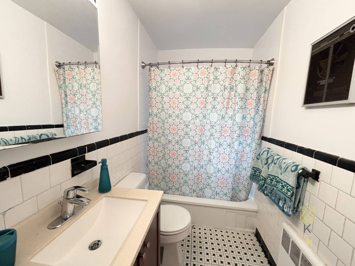 Apartment for rent at 9 Reservoir Rd #1, Chestnut Hill, MA 02467