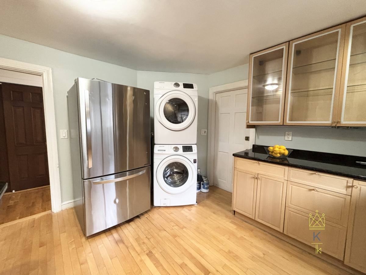 Apartment for rent at 9 Reservoir Rd #1, Chestnut Hill, MA 02467