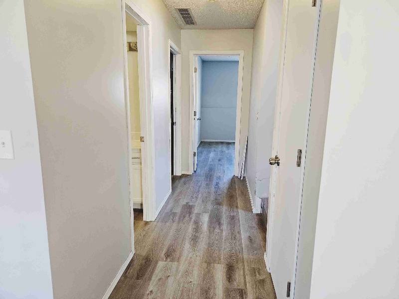 House for rent at 405 W Cherokee Dr, Kechi, KS 67067