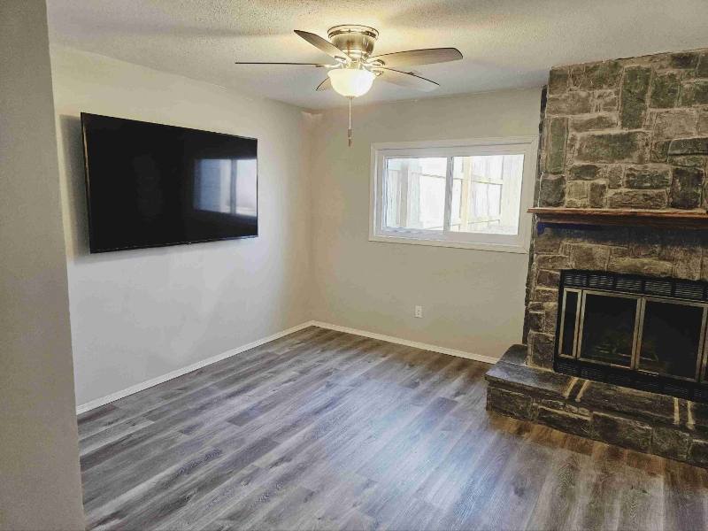 House for rent at 405 W Cherokee Dr, Kechi, KS 67067