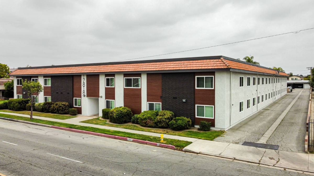 Apartment for rent at 17818 Woodruff Ave, Bellflower, CA 90706