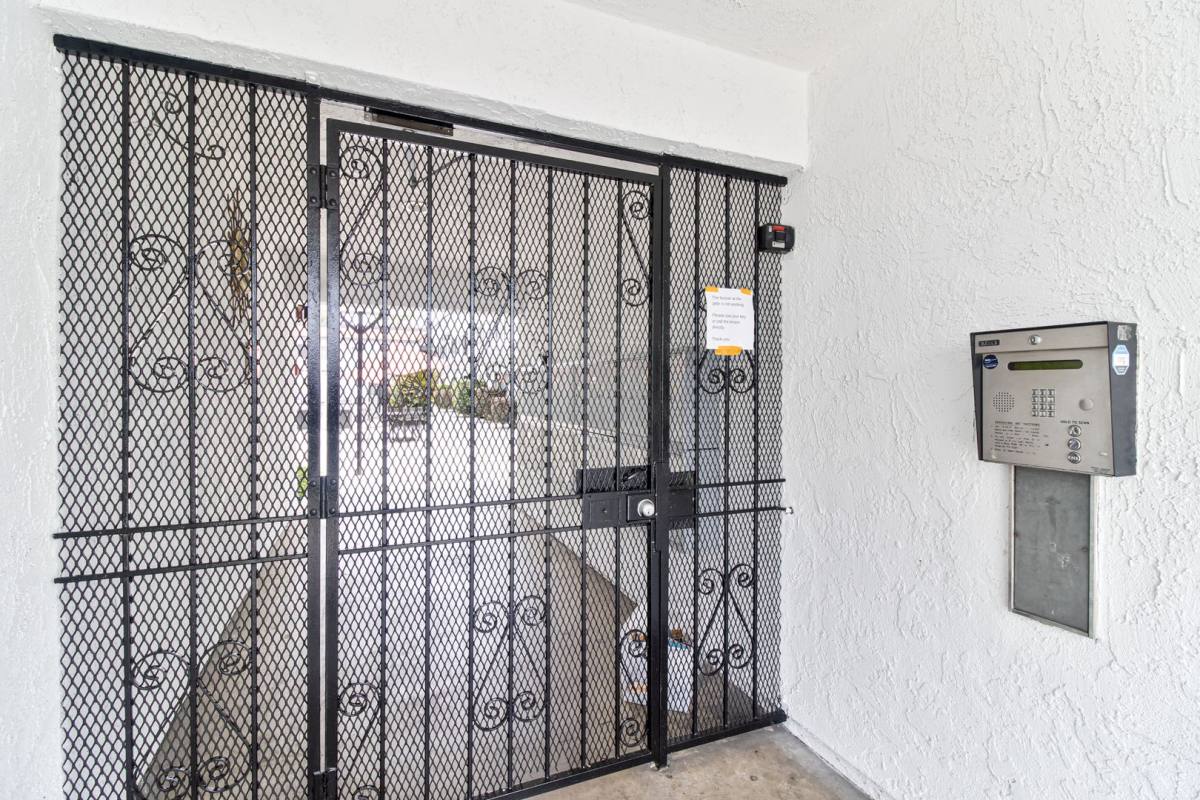 Apartment for rent at 17818 Woodruff Ave, Bellflower, CA 90706