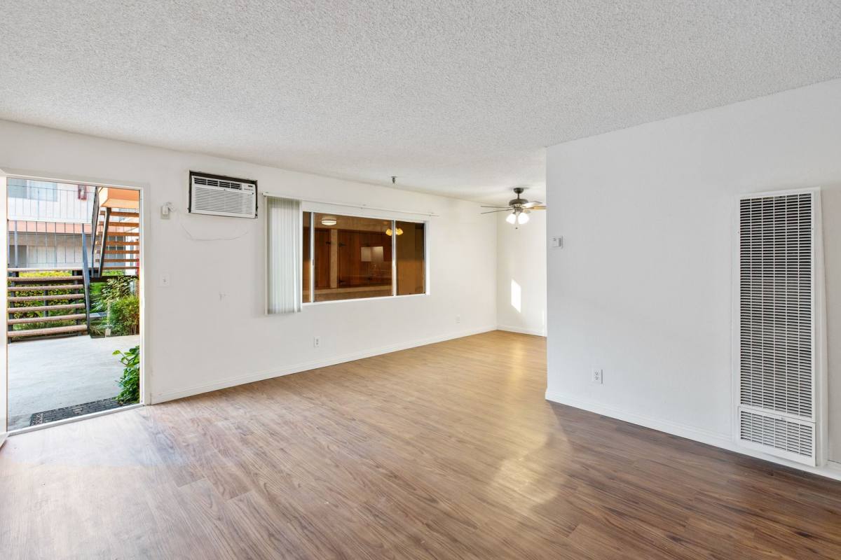 Apartment for rent at 17818 Woodruff Ave, Bellflower, CA 90706