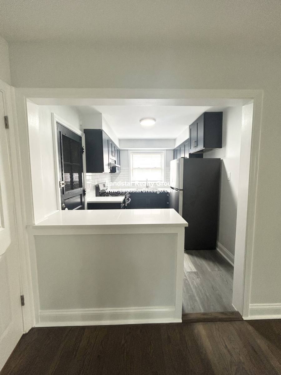 Apartment for rent at 2729 W Berwyn Ave #2, Chicago, IL 60625