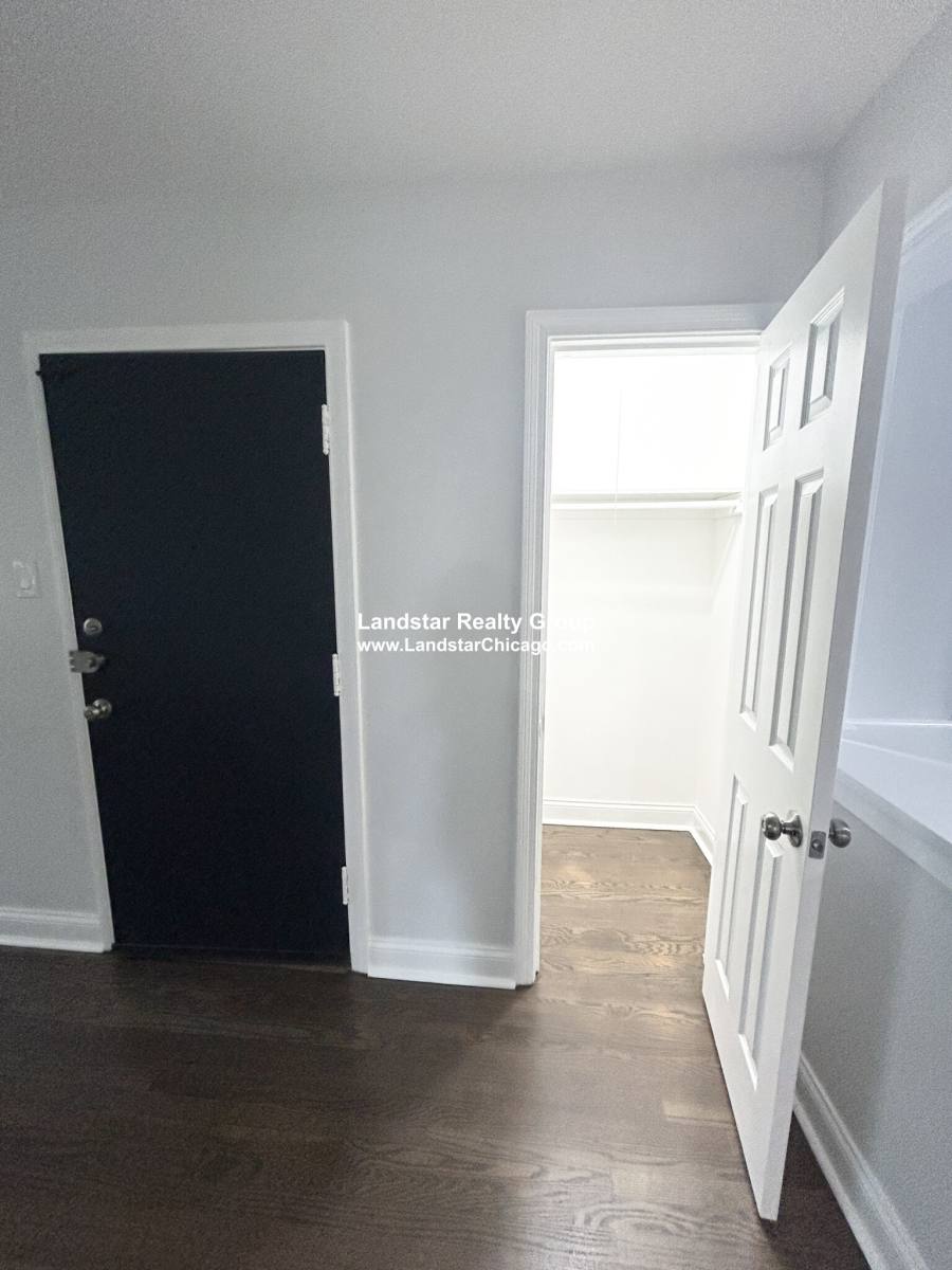 Apartment for rent at 2729 W Berwyn Ave #2, Chicago, IL 60625