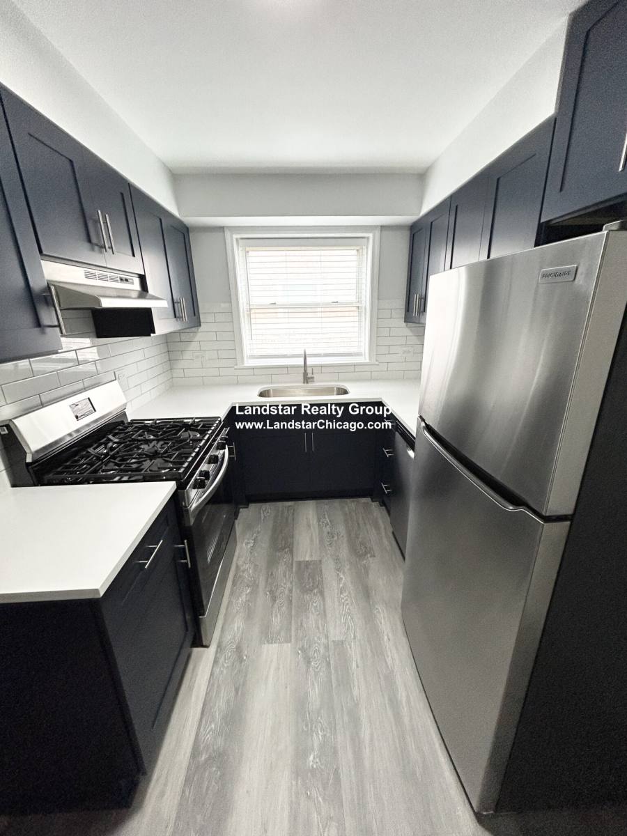 Apartment for rent at 2729 W Berwyn Ave #2, Chicago, IL 60625