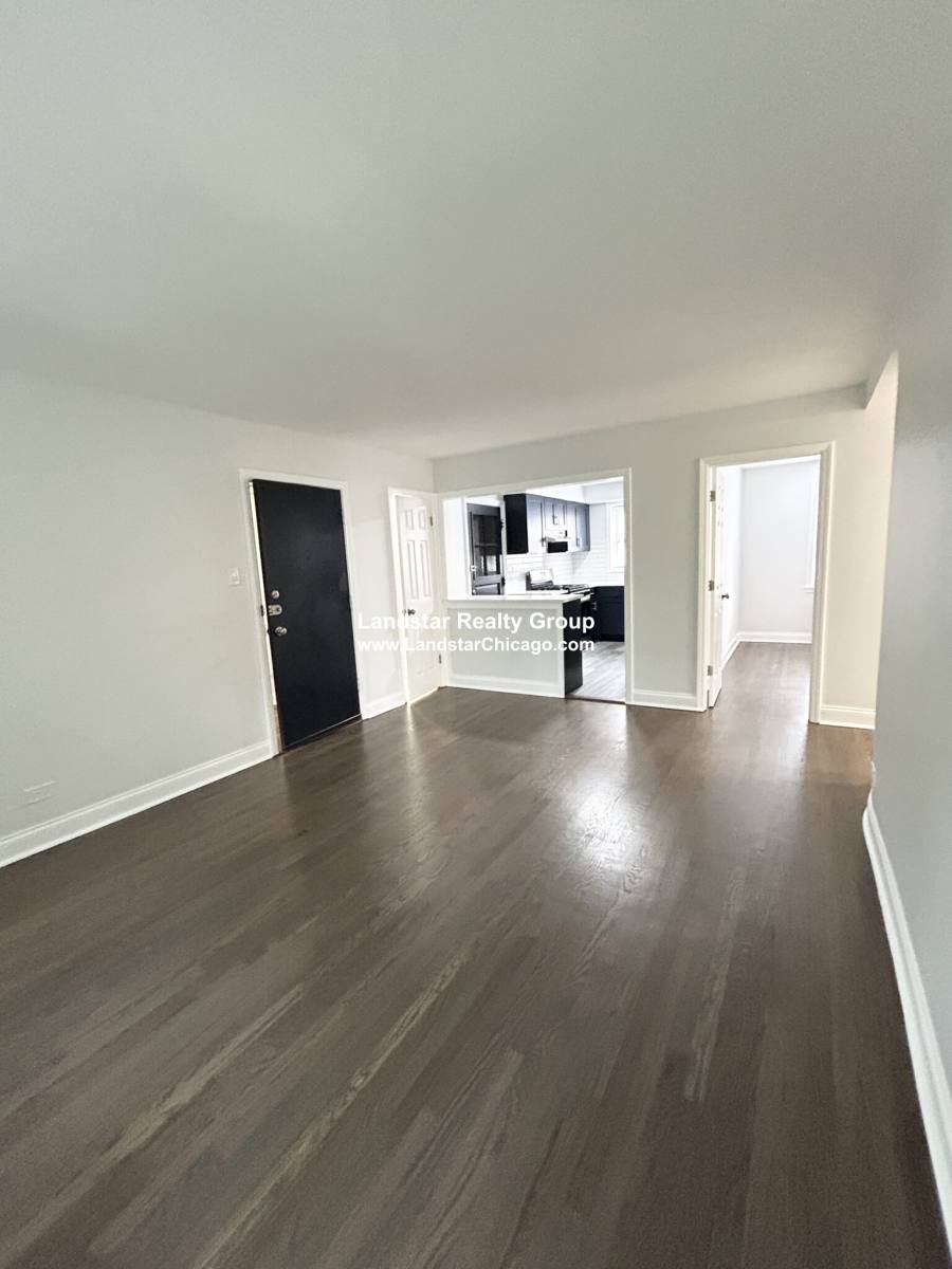 Apartment for rent at 2729 W Berwyn Ave #2, Chicago, IL 60625