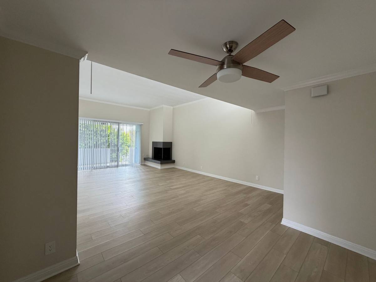 Apartment for rent at 5038 Hazeltine Ave, Sherman Oaks, CA 91423