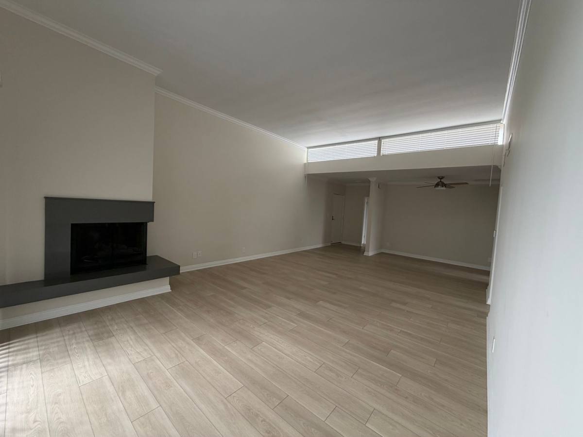 Apartment for rent at 5038 Hazeltine Ave, Sherman Oaks, CA 91423